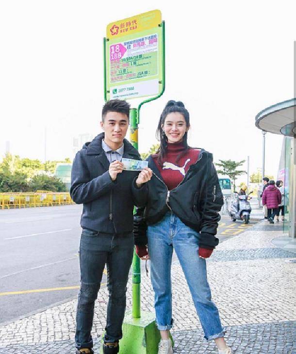 何猷君晒女儿照片,四太梁安琪满脸开心,网友:奚梦瑶