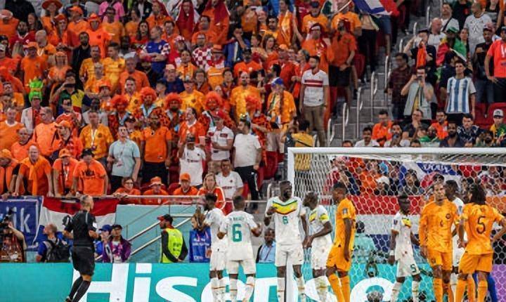 荷兰2-0战胜塞内加尔，联队克服士气低劣