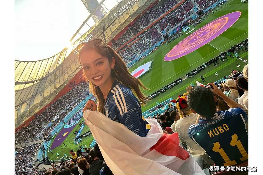 卡塔尔世界杯活跃的日本美女球迷到底是谁？