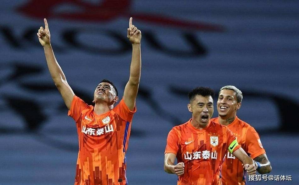 打动足坛！中超独一孤勇者：10余年挑战“中国足球恒大帮”，赞！