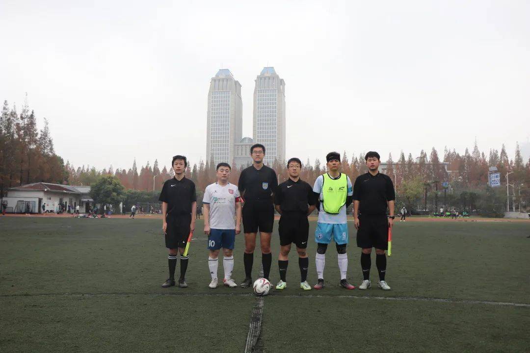 阵容:3-1-312-应祺超(gk)16-丁元昊 8-王维饶 2-凌子轩6-周铋洺 10-卞