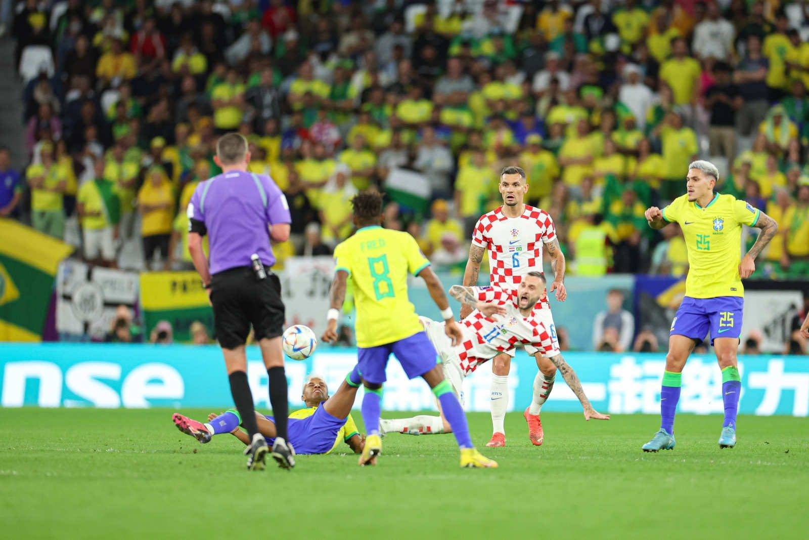 世界杯半决赛全数完毕：巴西葡萄牙爆冷法国摩洛哥半决赛相遇