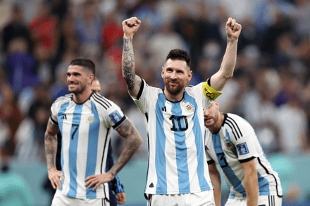 梅西闯入决赛！阿根廷3比0脆胜克罗地亚！