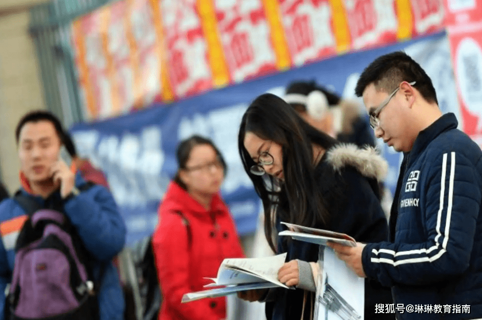 “我已经习惯了空无一人的街道”学生高分封神作文，满满都是心酸  小升初作文 第4张