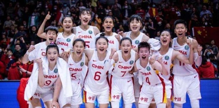 恭喜中国女篮！再获500万奖金，篮协决定获好评，姚明此次做对了