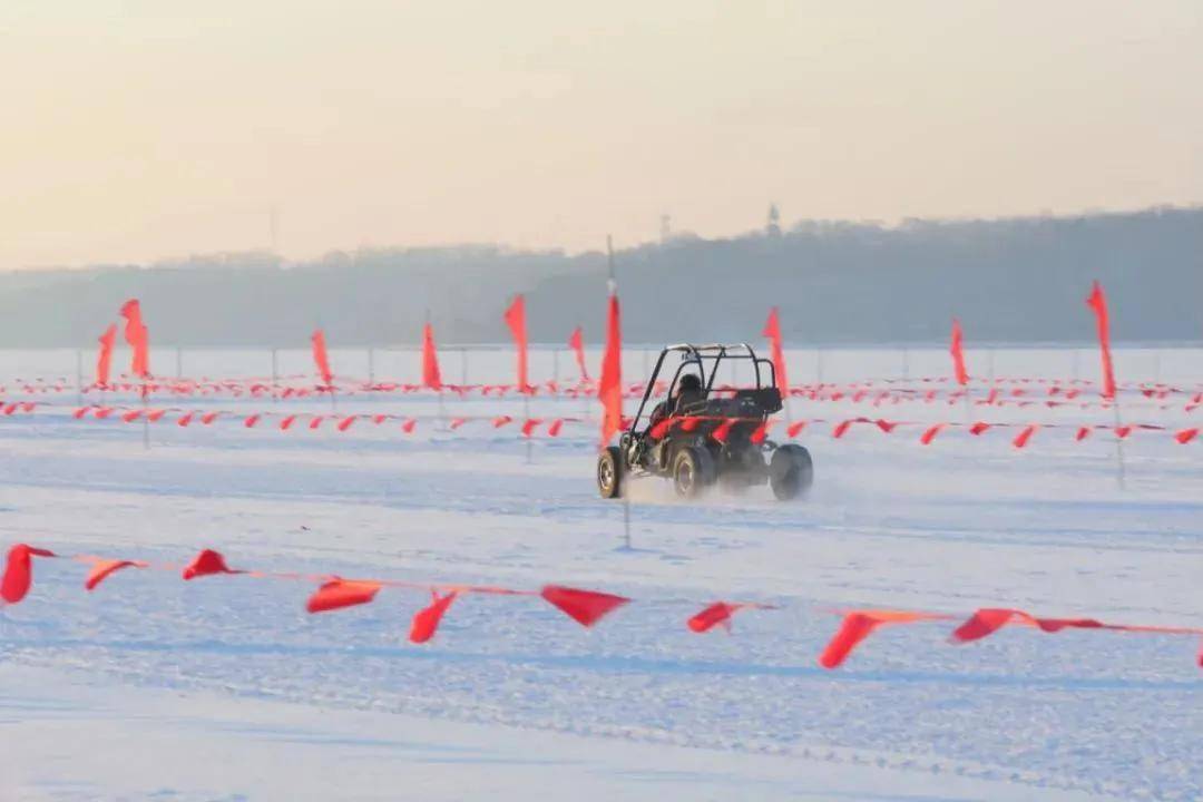 请用力推开冰雪世界的大门 领受1个“保母级”的攻略