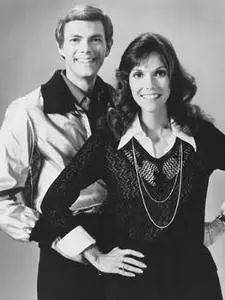 ���ڽ���Ƭ��ò��ٺں�Բ��