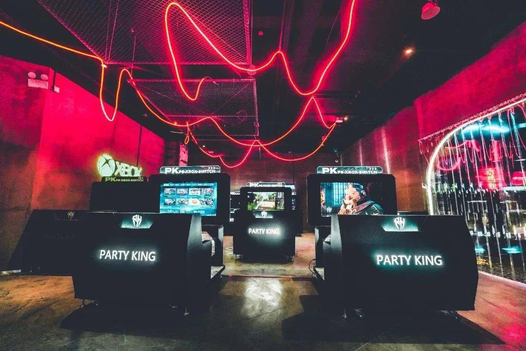 【PARTY KING保龄球运动街区】上海4店通用|高颜值社交圈！体育+微醺形式，158元享门市价420元双人夜场套票！