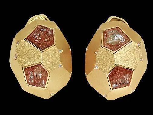 �������𣿾�Ȼ�е��ں�����ñ�ʯ�����죡