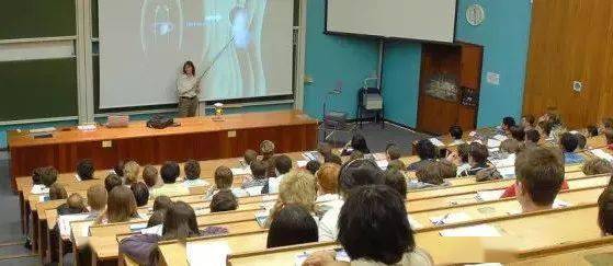 ���׶ظ�������������У���������