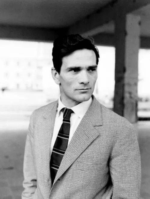 @�����ˣ�����ĵ�һ��Ӱչ����������ĩ�и�����