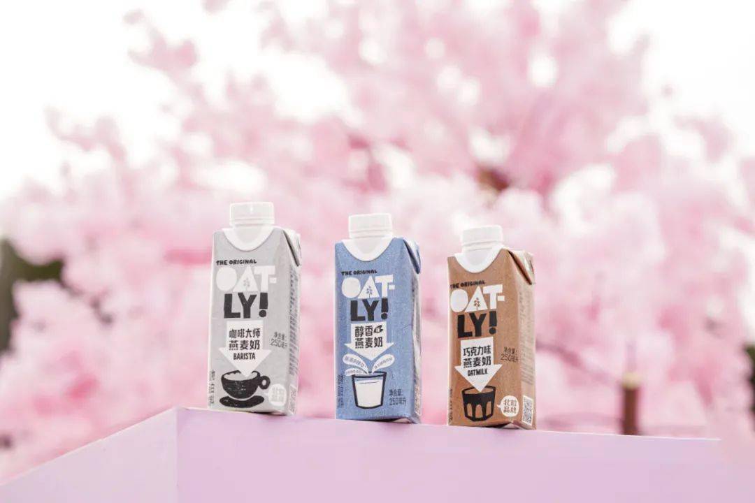 樱花季、咖啡节，看OATLY若何玩转季节性营销