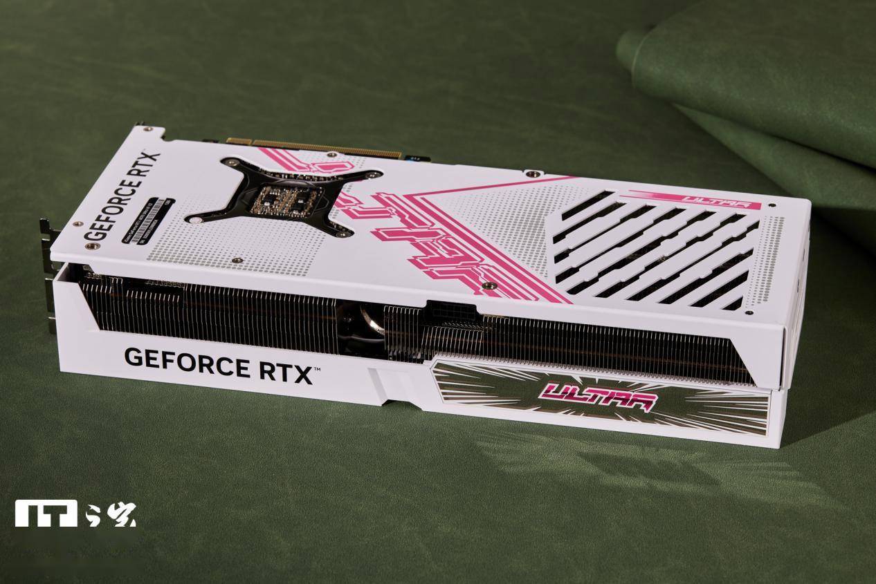 七彩虹 iGame GeForce RTX 4070 Ultra W V2 评测：超低功耗玩 2K