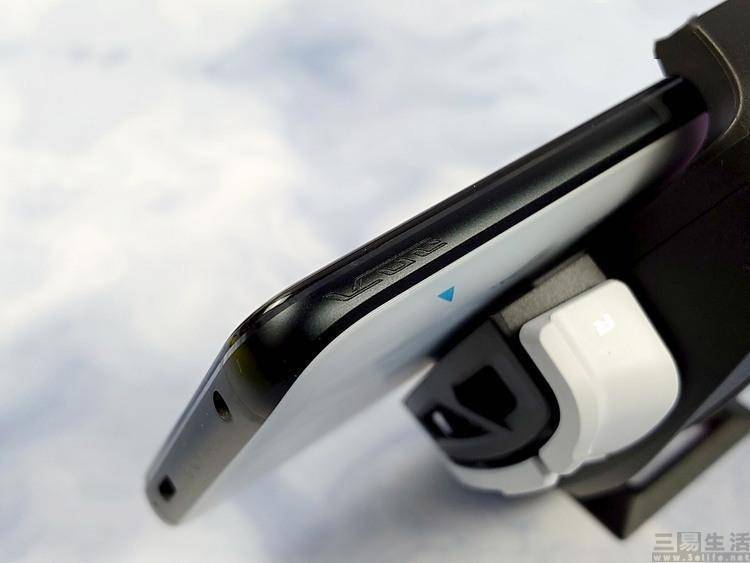 ��ѶROG��Ϸ�ֻ�7 Pro���⣺��ֹӲ�ˡ�������������