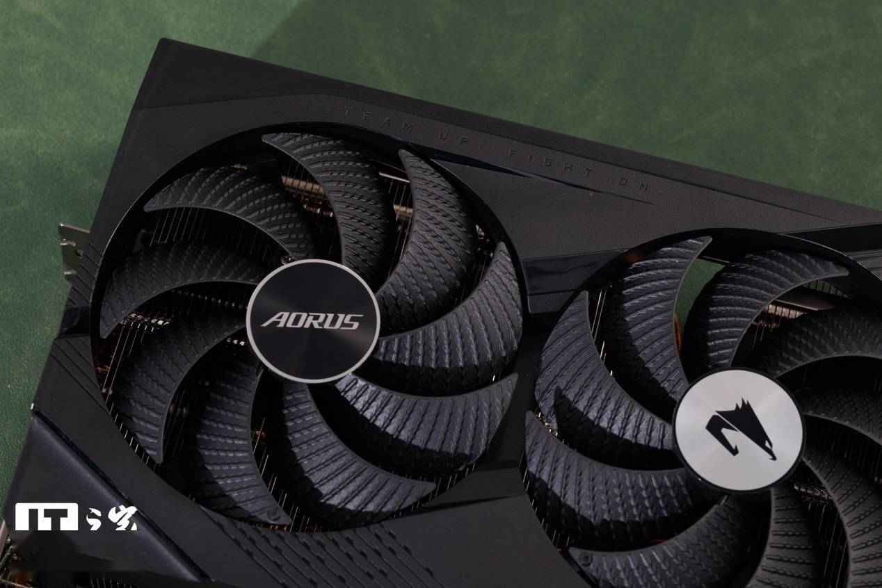 技嘉AORUS GeForce RTX 4070 MASTER评测，照旧堆料且合适2K游戏