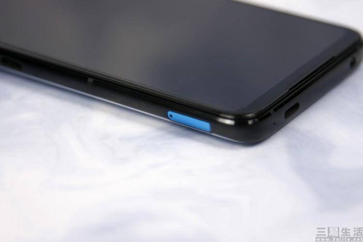 ��ѶROG��Ϸ�ֻ�7 Pro���⣺��ֹӲ�ˡ�������������