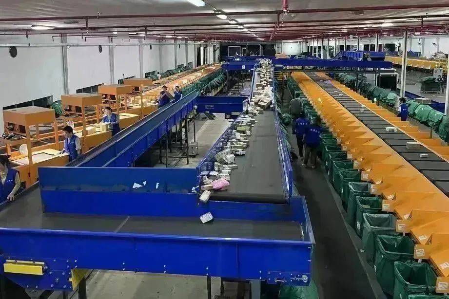 邮带你 ·· 直击邮政ems工作一线 ·01中国邮政ems上海：集中收寄，提升时效