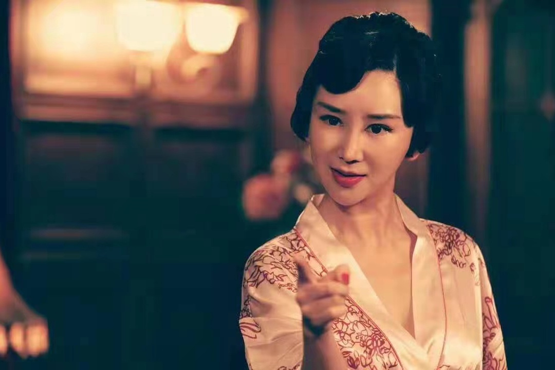 邹晶晶出演侦探推理电影神探罗蒙定档12月18日神探破解谜局