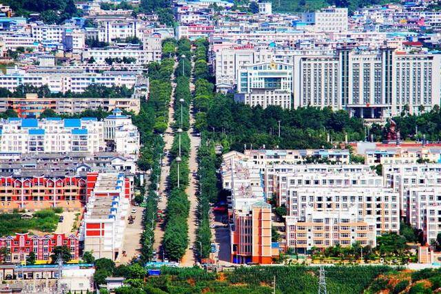 永德縣隸屬於雲南省臨滄市,東控南汀河,西扼怒江.