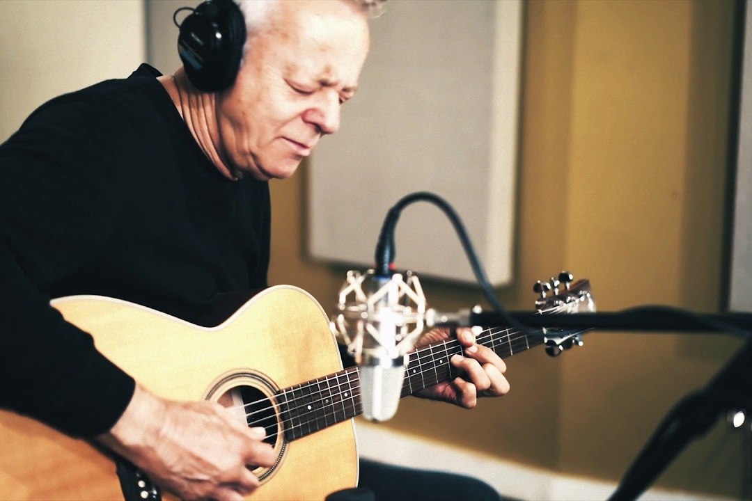 长期精湛的演奏,让吉他大师汤神的手指变成了真正的神之指