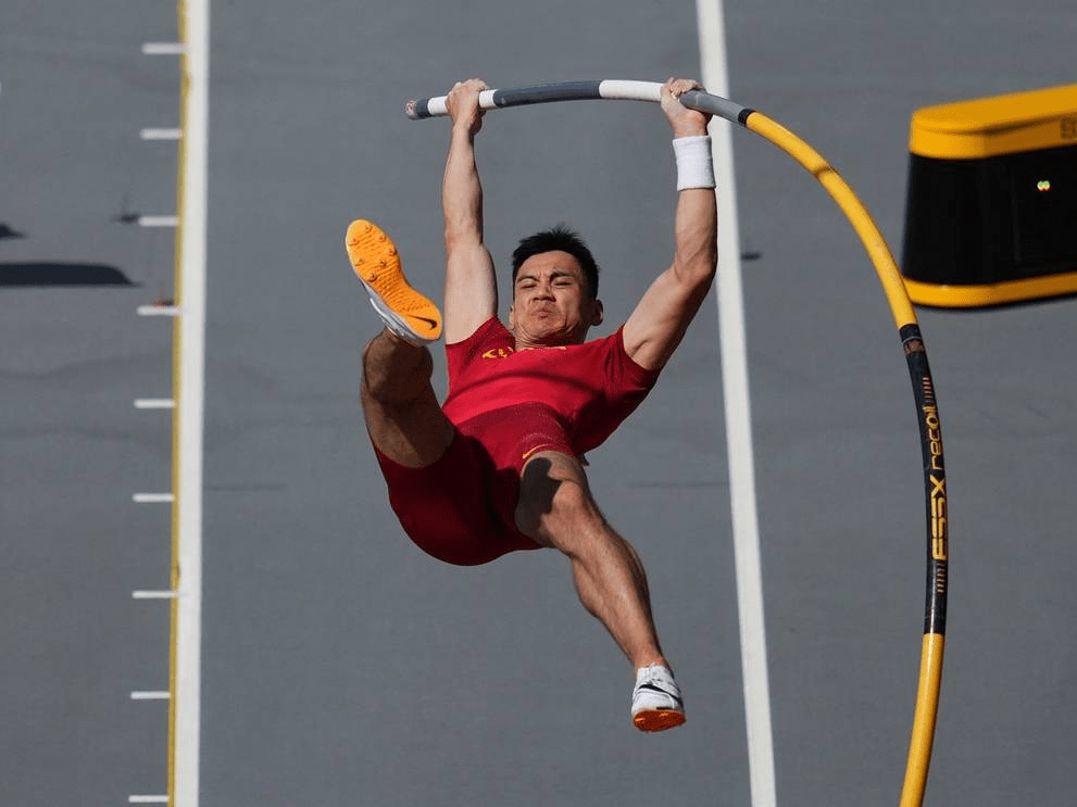 2023世锦赛男子撑杆跳高中国选手姚捷晋级决赛