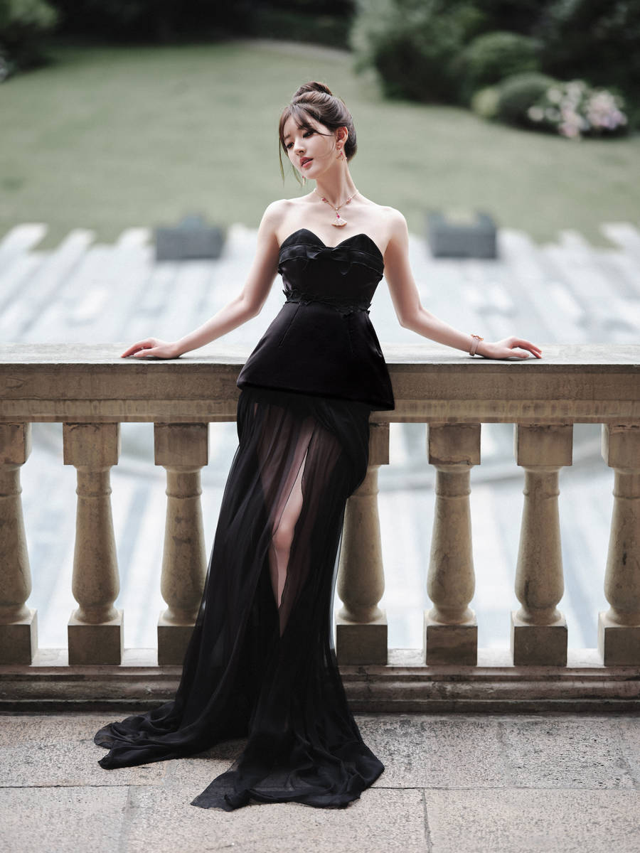 赵露思着黑色纱裙气场全开 大秀美腿身材逆天-搜狐大视野-搜狐新闻