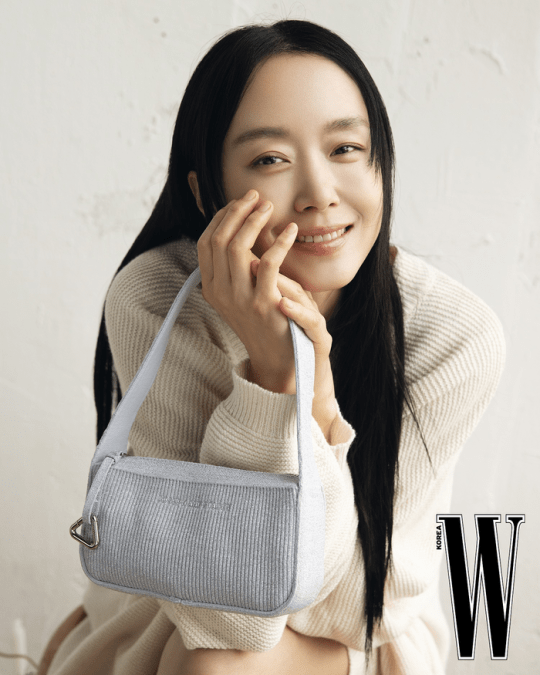 韩国女艺人全度妍《w》画报公开 岁月静好气定神闲-搜狐大视野-搜狐新