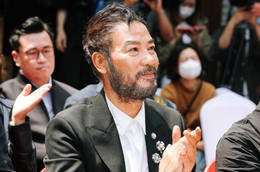 电影《虎视眈眈》开机 任达华东北话引爆笑