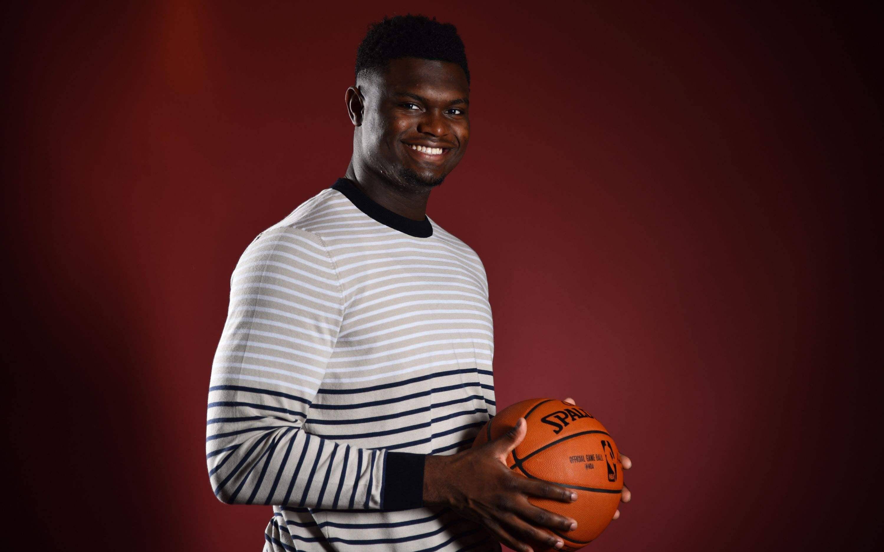 顶着天才新秀的光环进入球队,但当时骑士的老大里基·戴维斯就曾说过