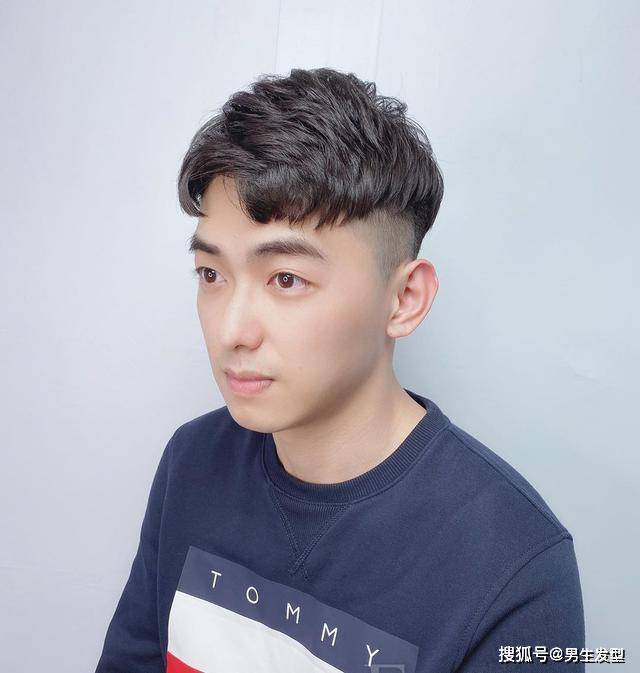 发际线高的男生,千万别错过这3款发型,时尚,个性,显帅气_手机搜狐网