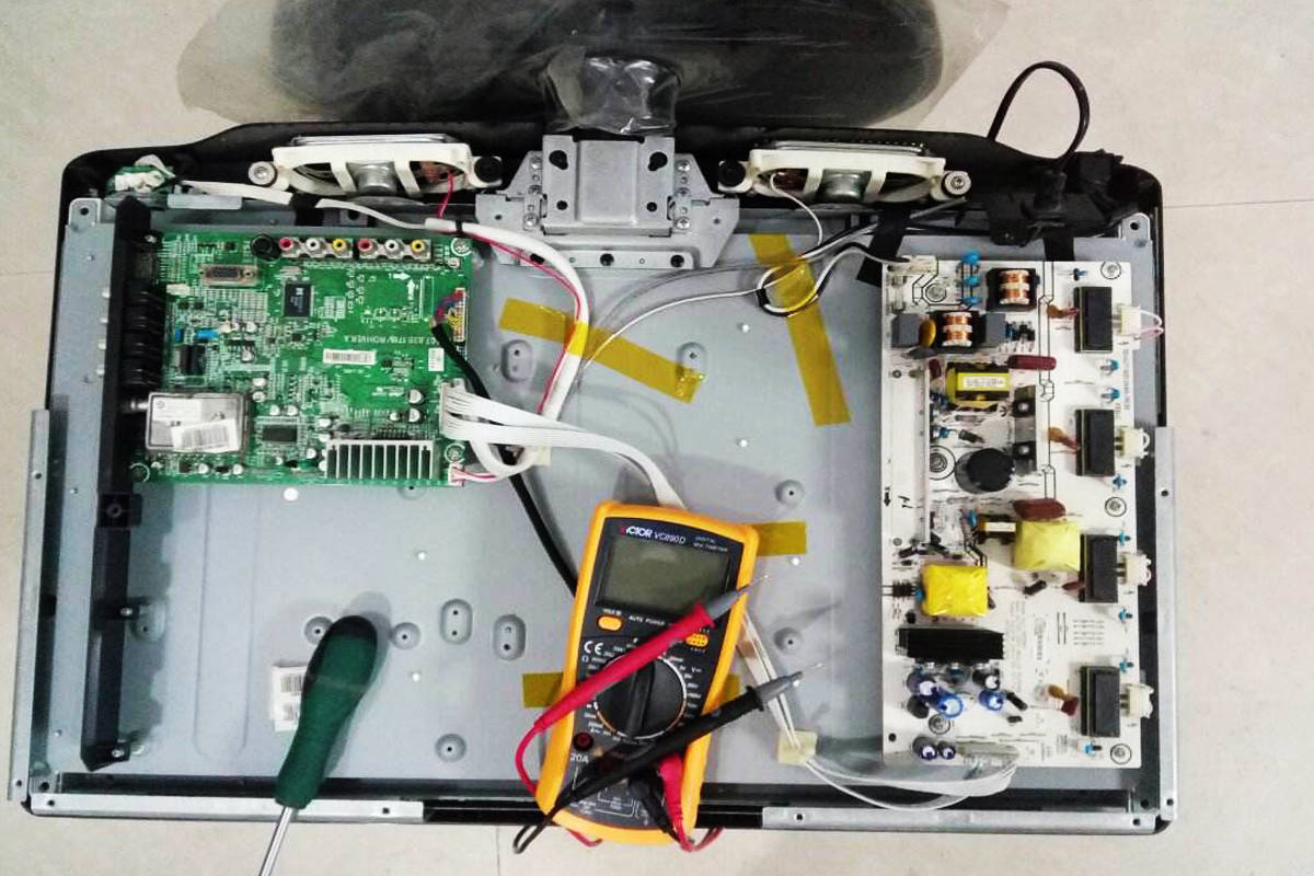 学姐见过有个别电视机90v-360v交流电款电源的,这种电路,把消磁线圈