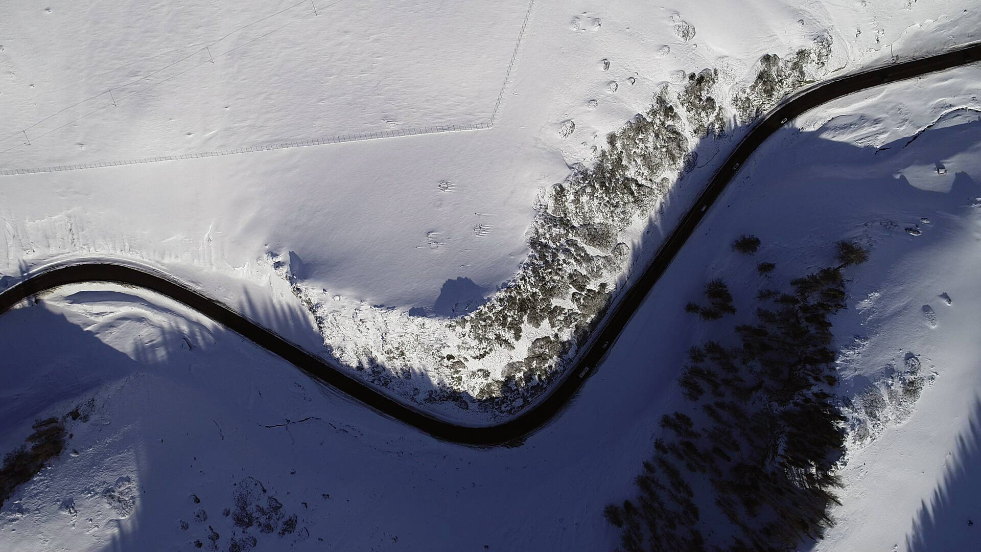 无人机视角下的雪后美景冰清玉洁美不胜收