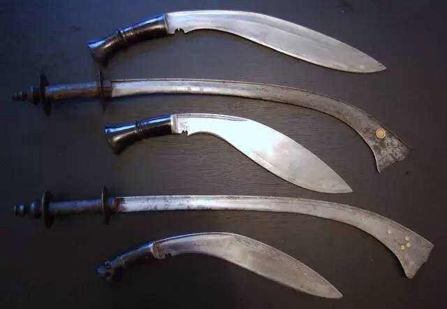 "刀尖"一般是平头或花冠头,为了保证云头刀的劈砍威力,铁匠们还总会把