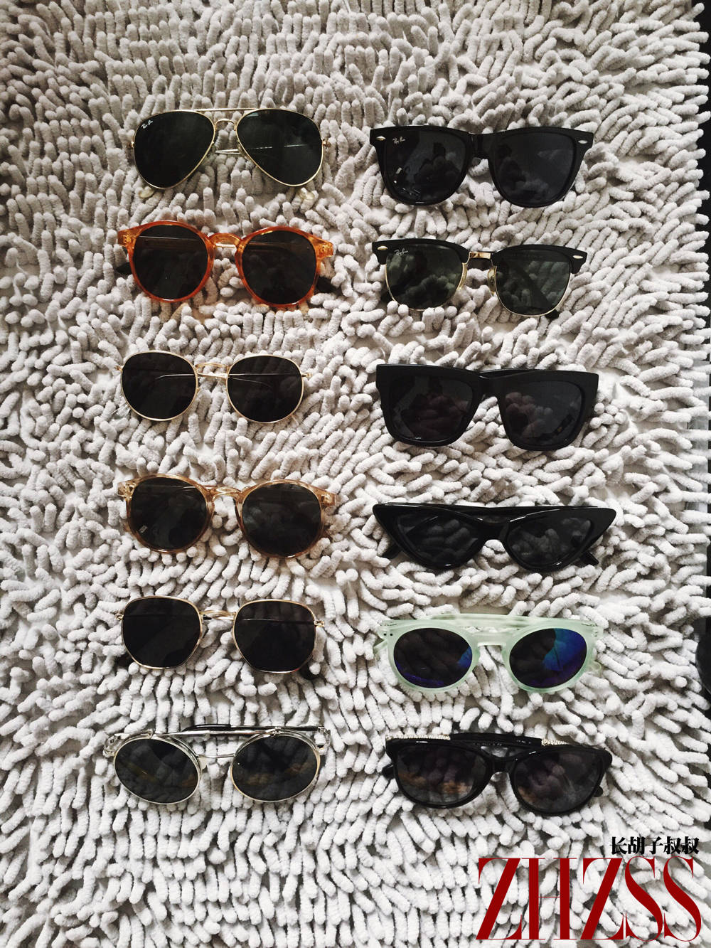 几张|男士时尚丨夏季！绿色T恤在霓虹灯下留影！