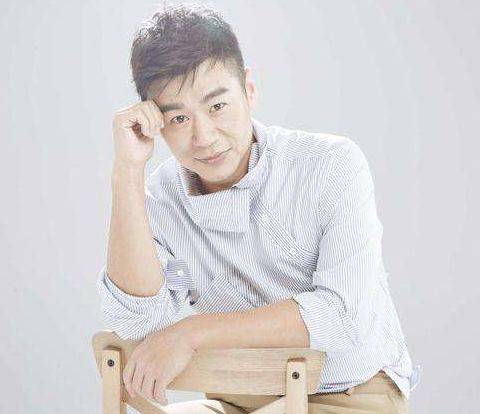 曾是胖子跑龙套多年,凭一部剧走红,如今成荧屏硬汉_徐佳