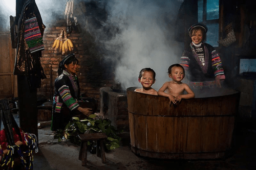 瑶浴初体验 探寻古老瑶族瑶浴的秘密