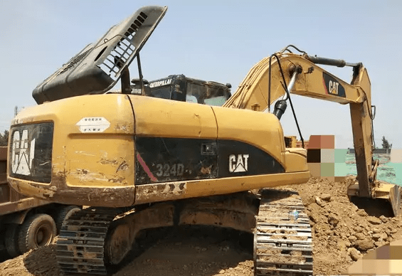 智造问答|卡特挖掘机发动机冒很大的白烟是什么情况