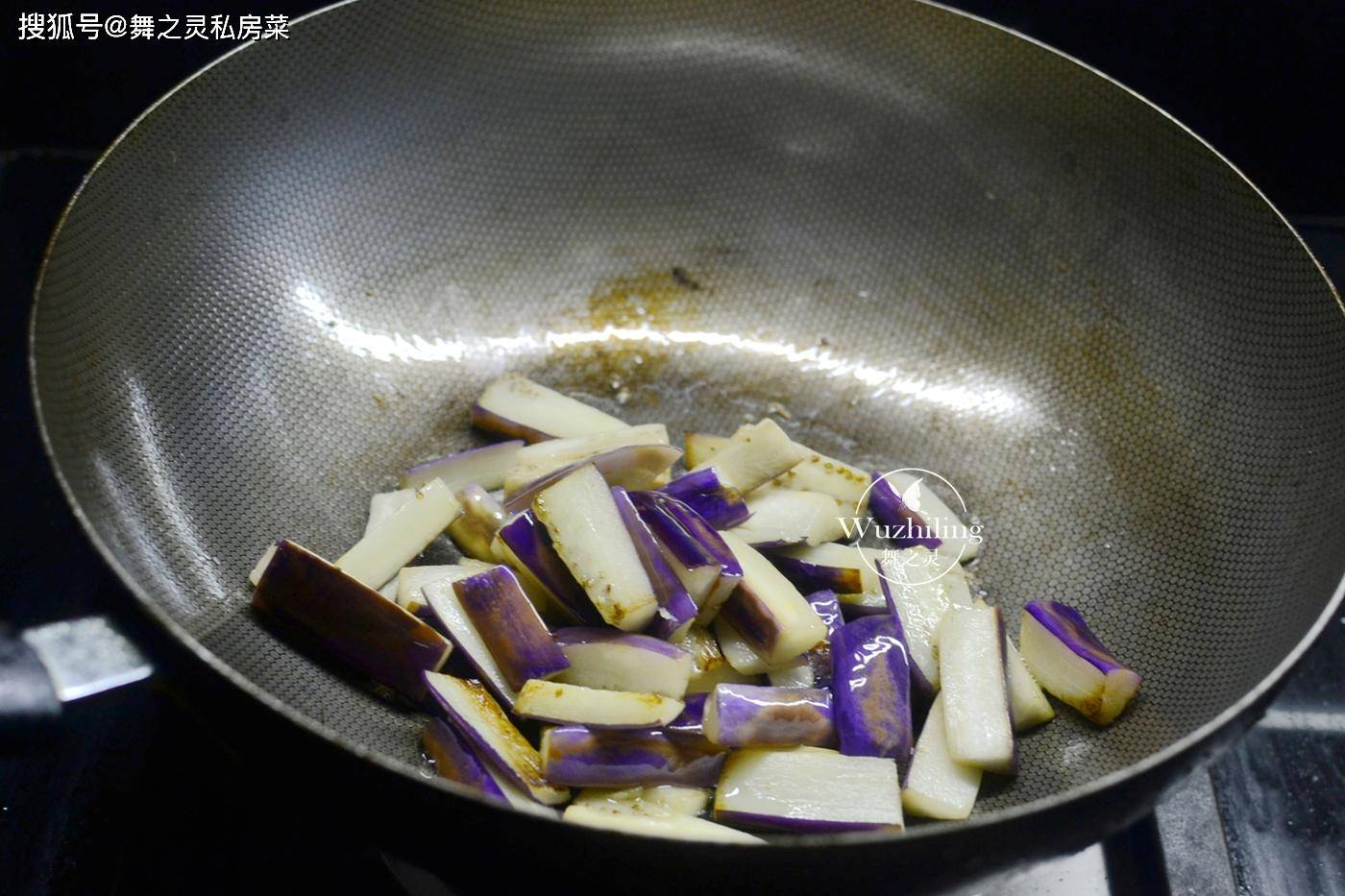 原創炒茄子總吸油教你小妙招少油不發黑入味更下飯