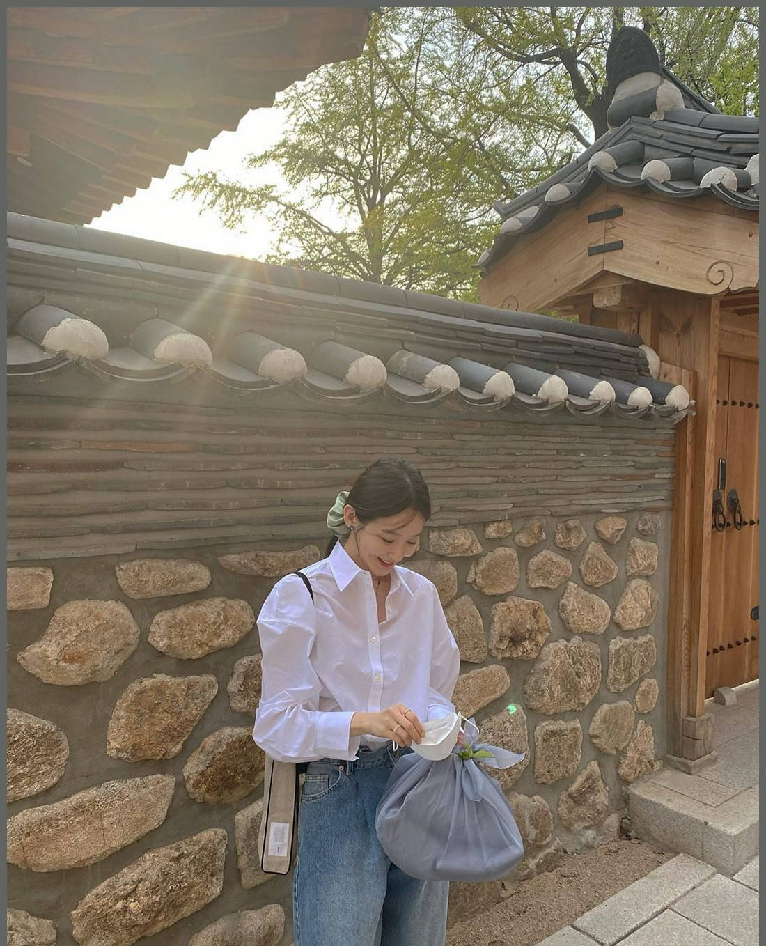 "女版王思聪"姜敏京,穿搭是白富美的标榜,难怪能和郑容和传绯闻_白色