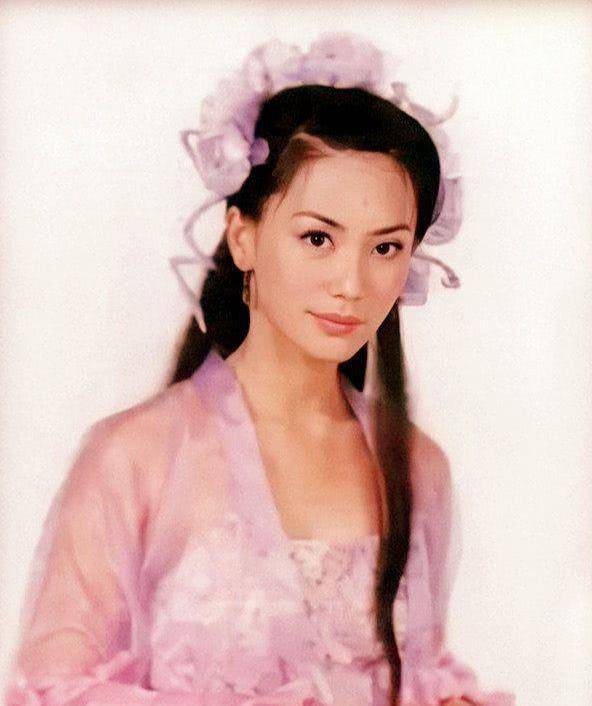 最美殷素素郭妃丽久违晒照,封禁也坚持健身,47岁看着像30岁!