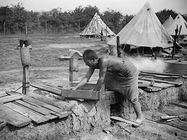 历史老照片:1918年欧洲战场上的中国劳工