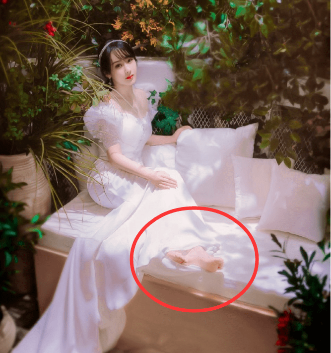 杨紫婚纱照为何只有半身照?摄影师无意拍到她的脚,瞬间恍然大悟