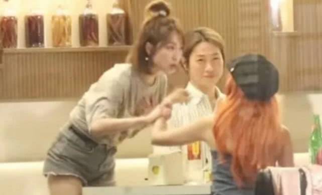 原创黄少谷向林采薇求婚成功两人社交平台晒照互相艾特表达爱意