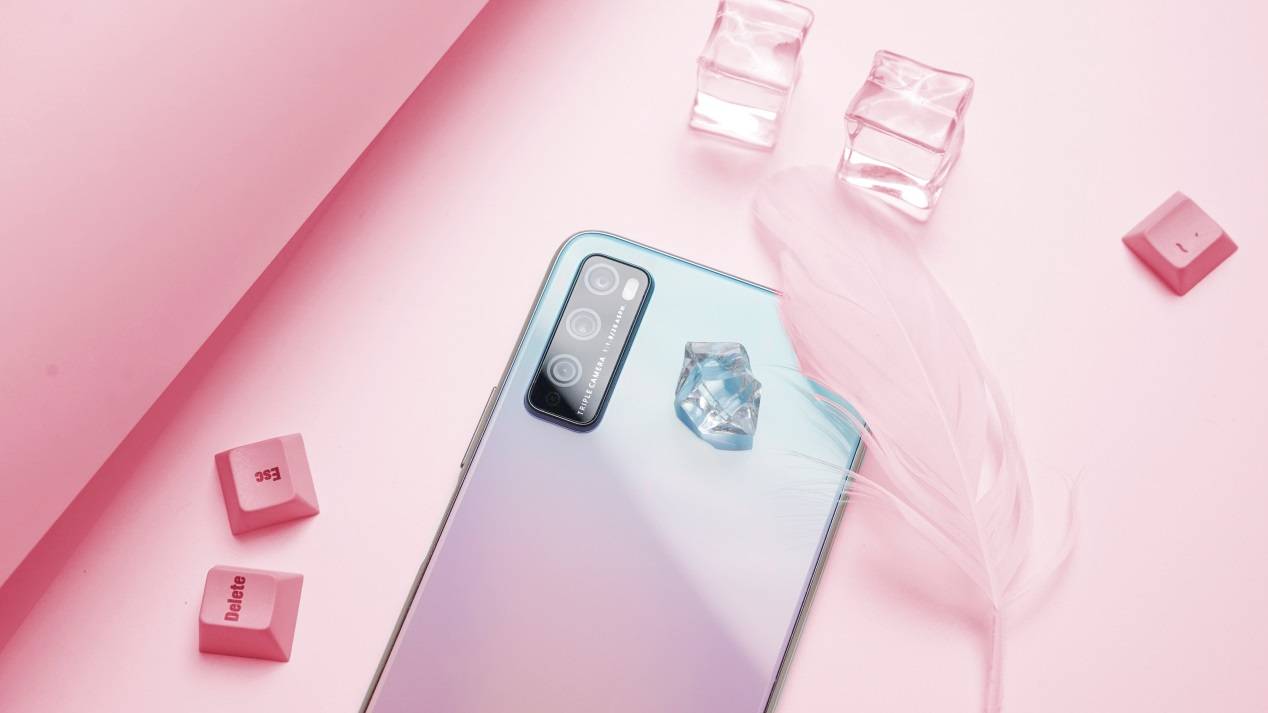 华为畅享z樱雪晴空配色开箱图赏:颜值美到爆的5g千元手机