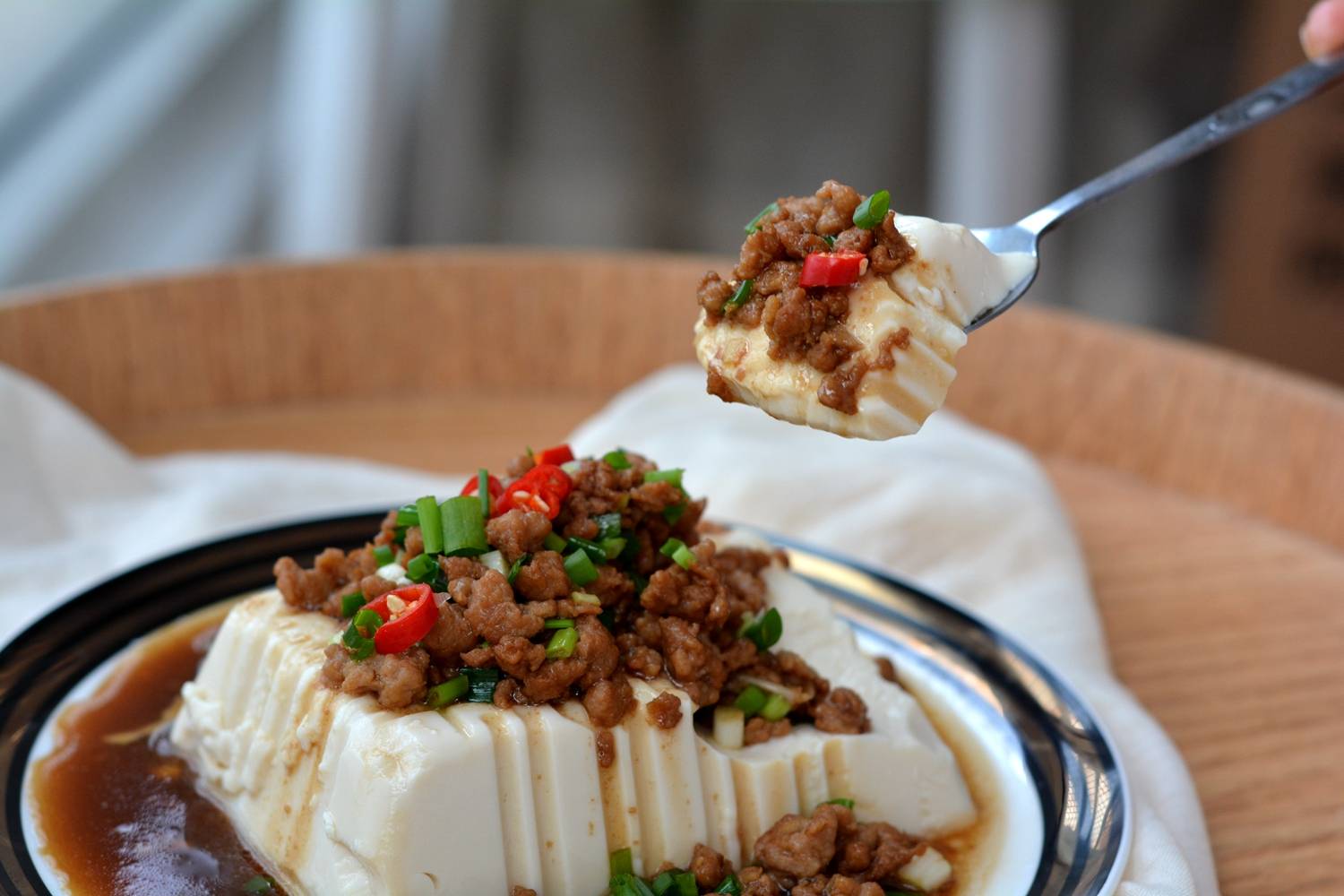 【肉末凉拌嫩豆腐】----- 这道小菜可以满足家人的需要,也能让