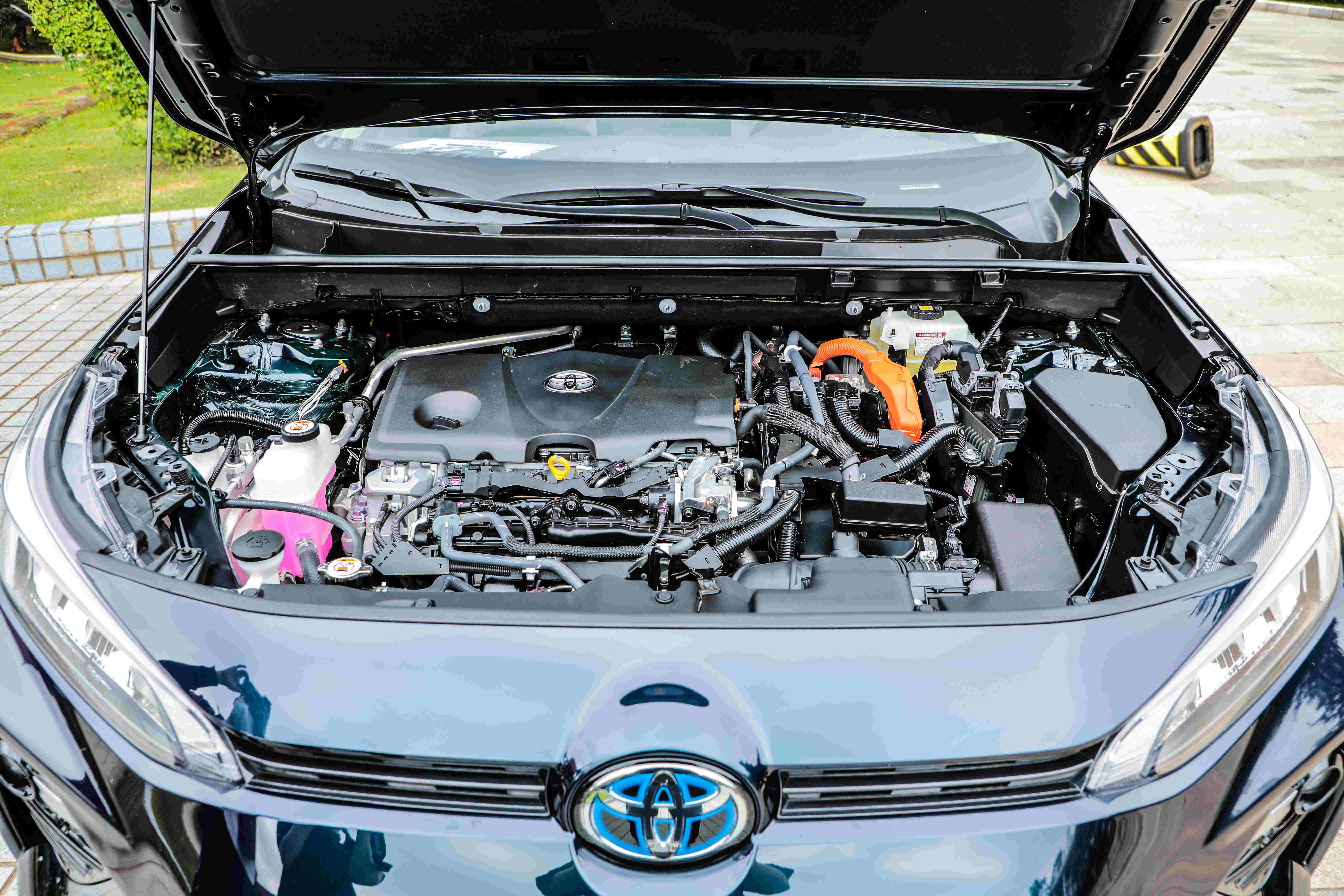 一款车型配三套四驱系统,试驾广汽丰田威兰达