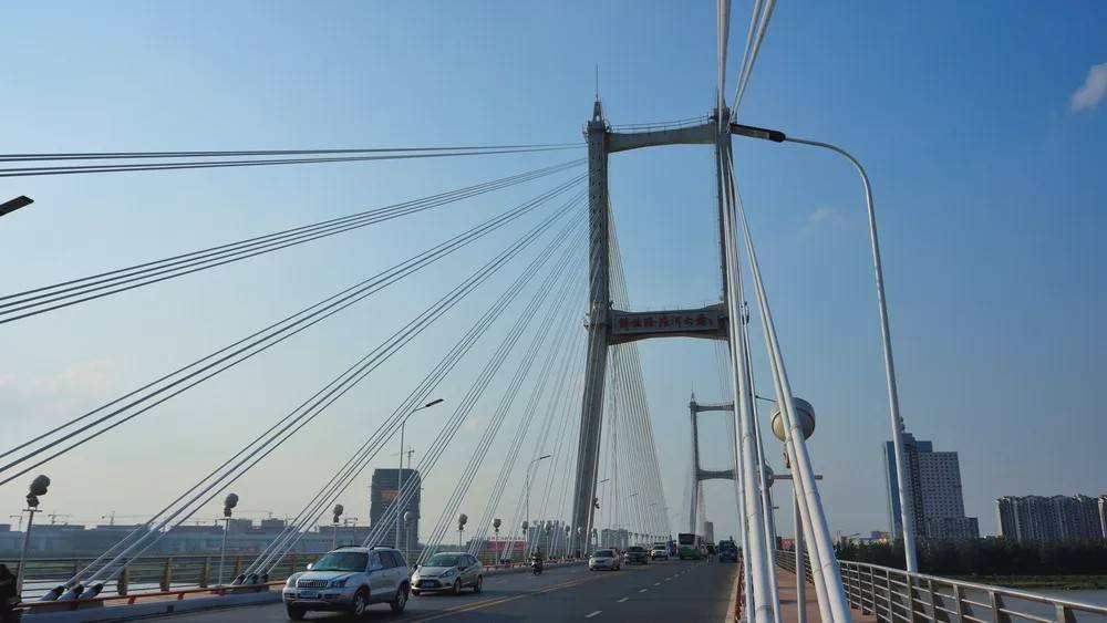 这些机动车辆禁止通行施工期间解放路淮河公路桥将占道施工2020年6月1