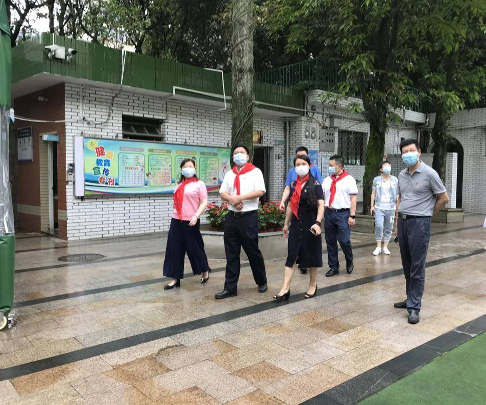 福州市鼓楼区区委书记莅临小柳小学开展"六一"慰问活动