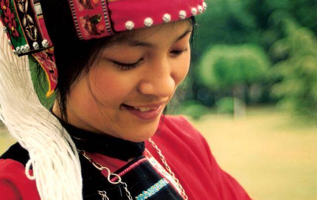 原创12岁辍学养猪因诗出名弃子杀妻纵欲畸形人生自缢而亡