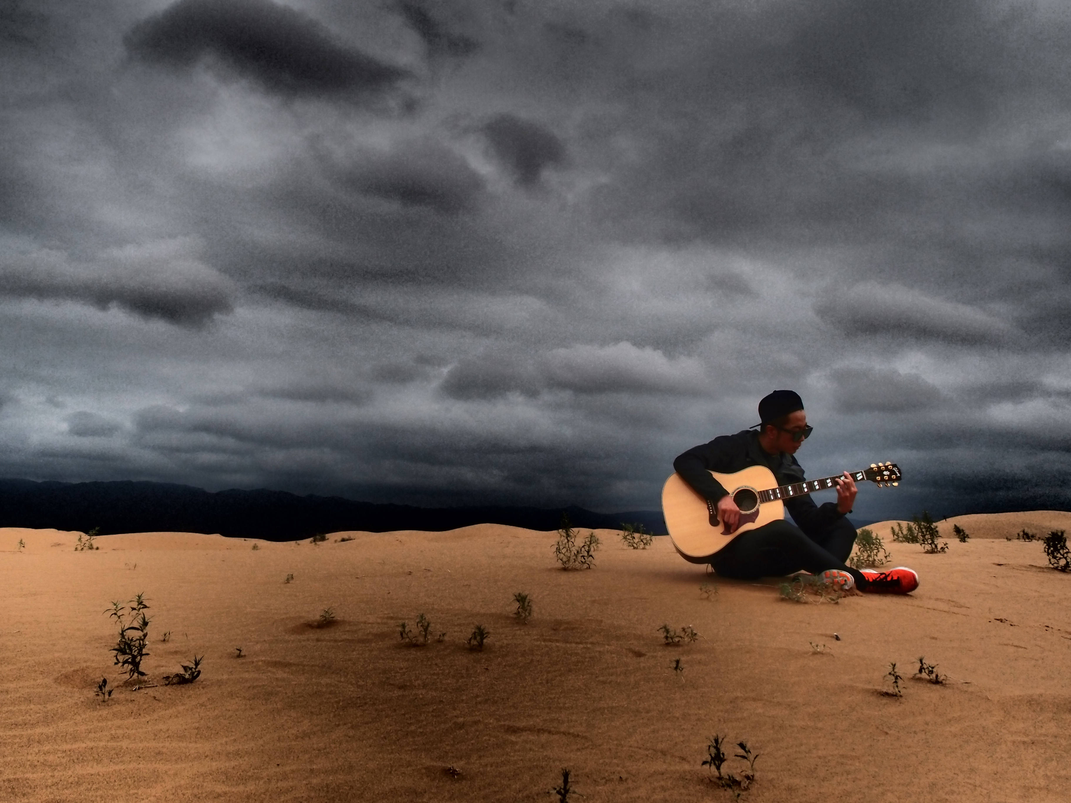 王晓天全新原创单曲《油画里的女孩》上线 用歌声诉说心中向往